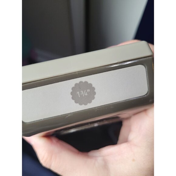 Stampin' Up 1 3/4" Scallop Circle Punch Scrapbooking Craft Hobby Cards Locking - Picture 7 of 7